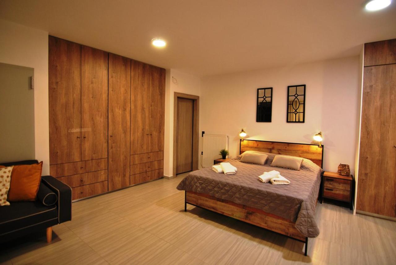 Brand New Cozy Basement Apartment อาร์กอสโตลี ภายนอก รูปภาพ