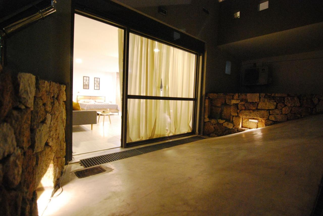 Brand New Cozy Basement Apartment อาร์กอสโตลี ภายนอก รูปภาพ