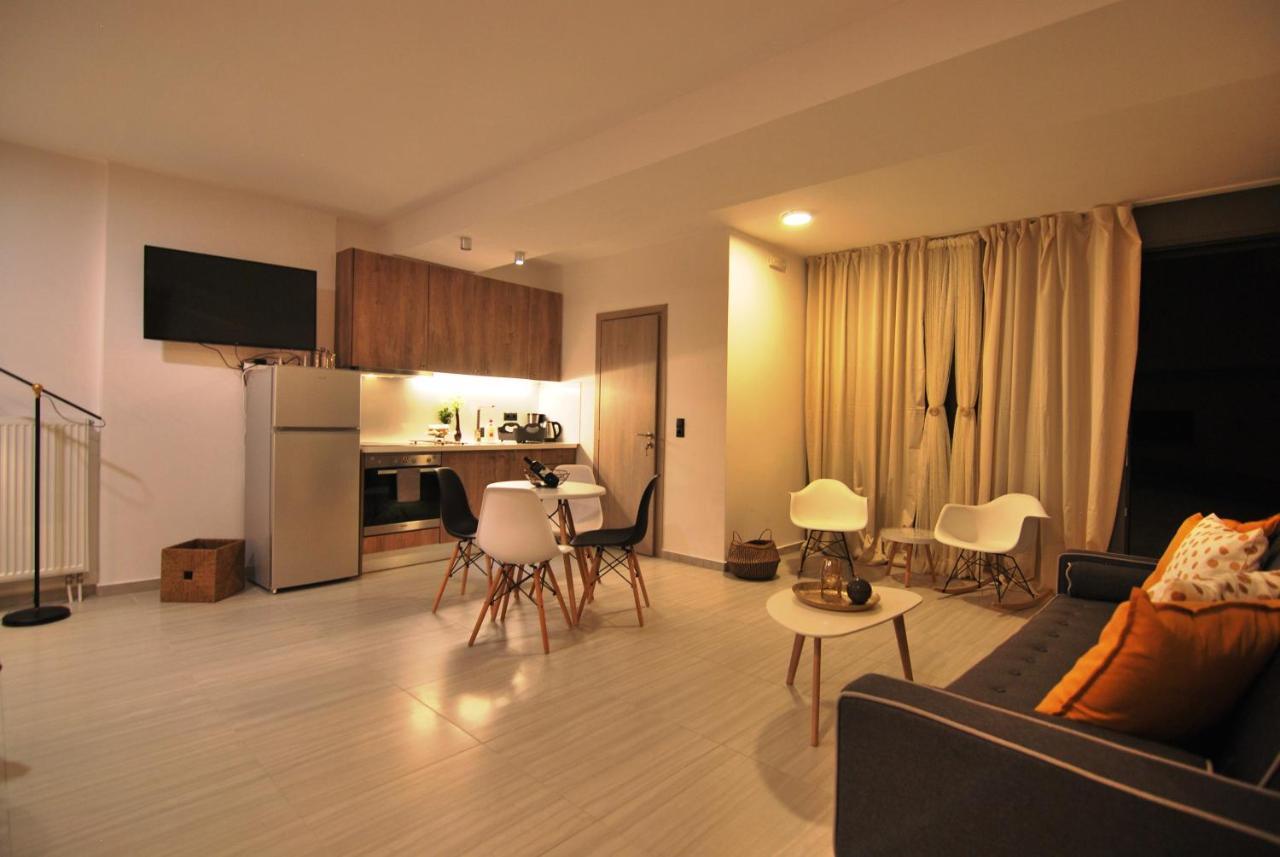 Brand New Cozy Basement Apartment อาร์กอสโตลี ภายนอก รูปภาพ