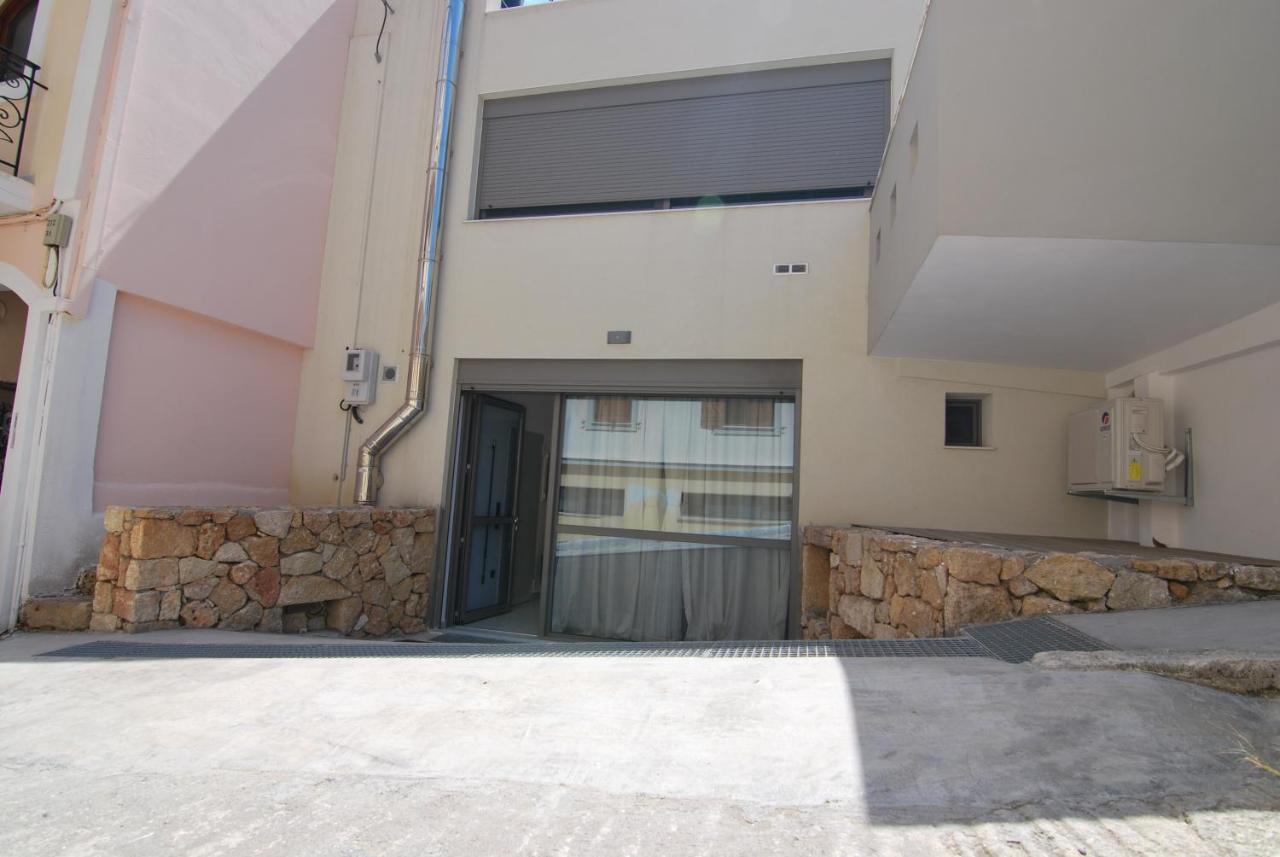 Brand New Cozy Basement Apartment อาร์กอสโตลี ภายนอก รูปภาพ